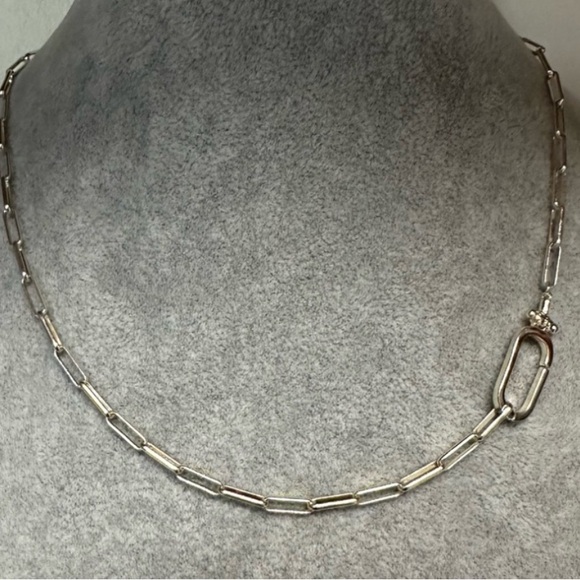 Jewelry - Elegant Silver Plated Chain Necklace M